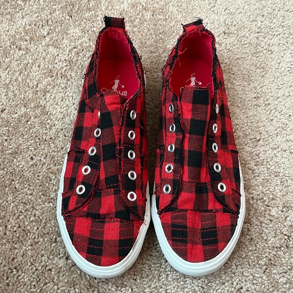Corkys Buffalo Plaid Distressed Slip Ons - Picture 1 of 8